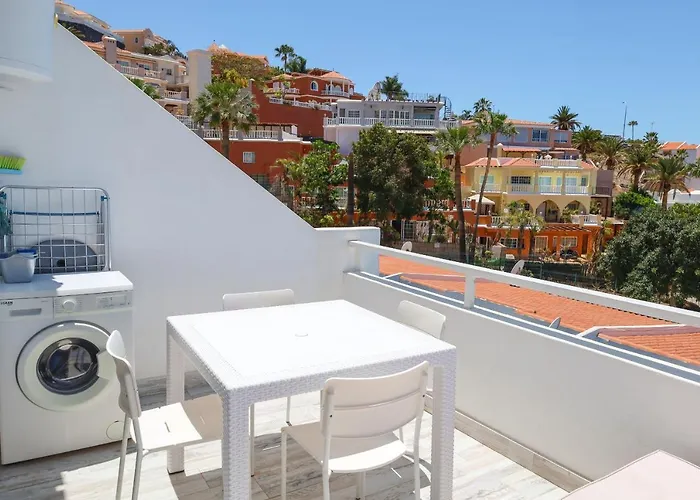 Lovely Sea View Free Wifi Apartman